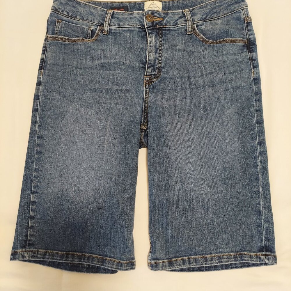 Pre-Loved Women's St John's Bay Bermuda Shorts-Size 14